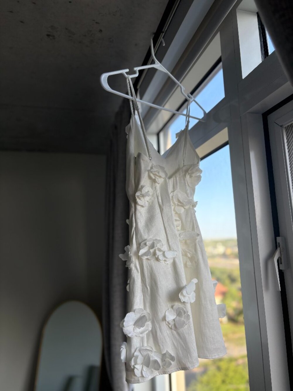 A&F White 3D Floral Appliqué Mini Dress XS — Bridal/Bachelorette